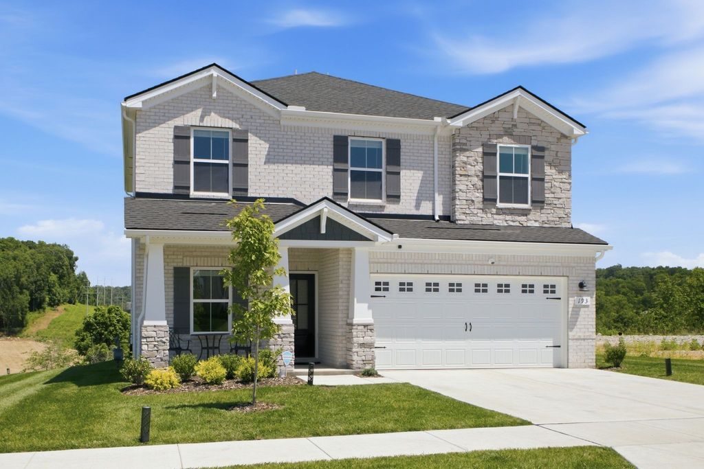 193 Manor Way, Hendersonville