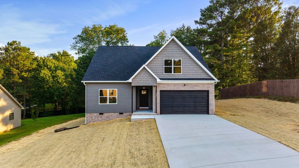 122 Old Pond Road Se, Cleveland