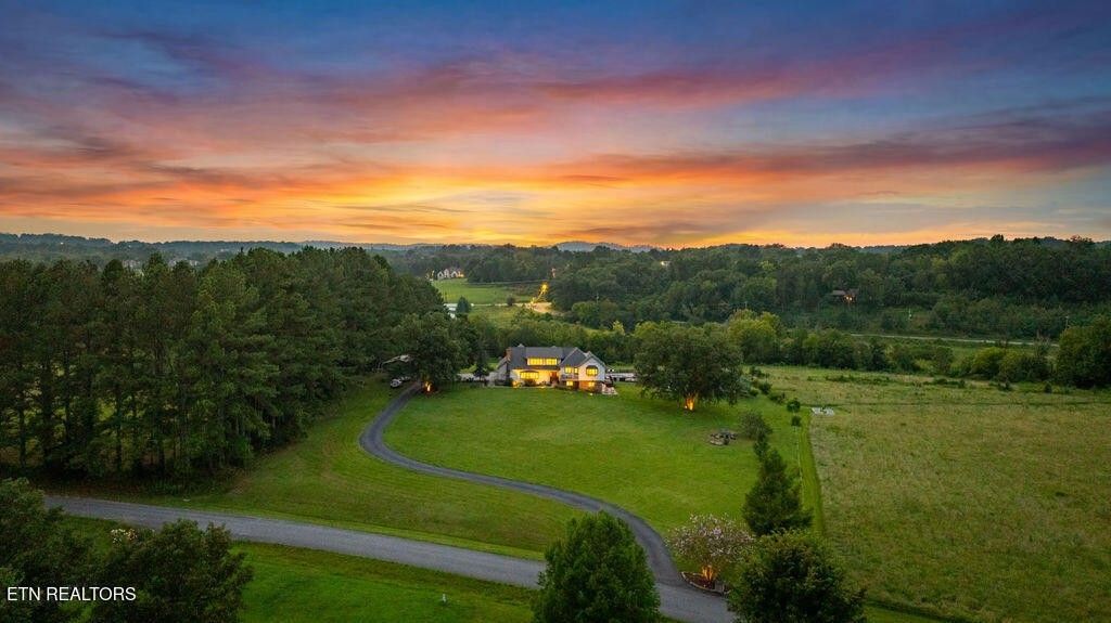 1222 Green Court, Seymour