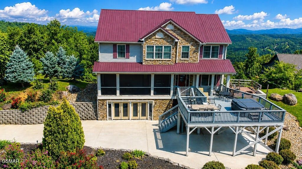706 Chestnut Drive, Gatlinburg