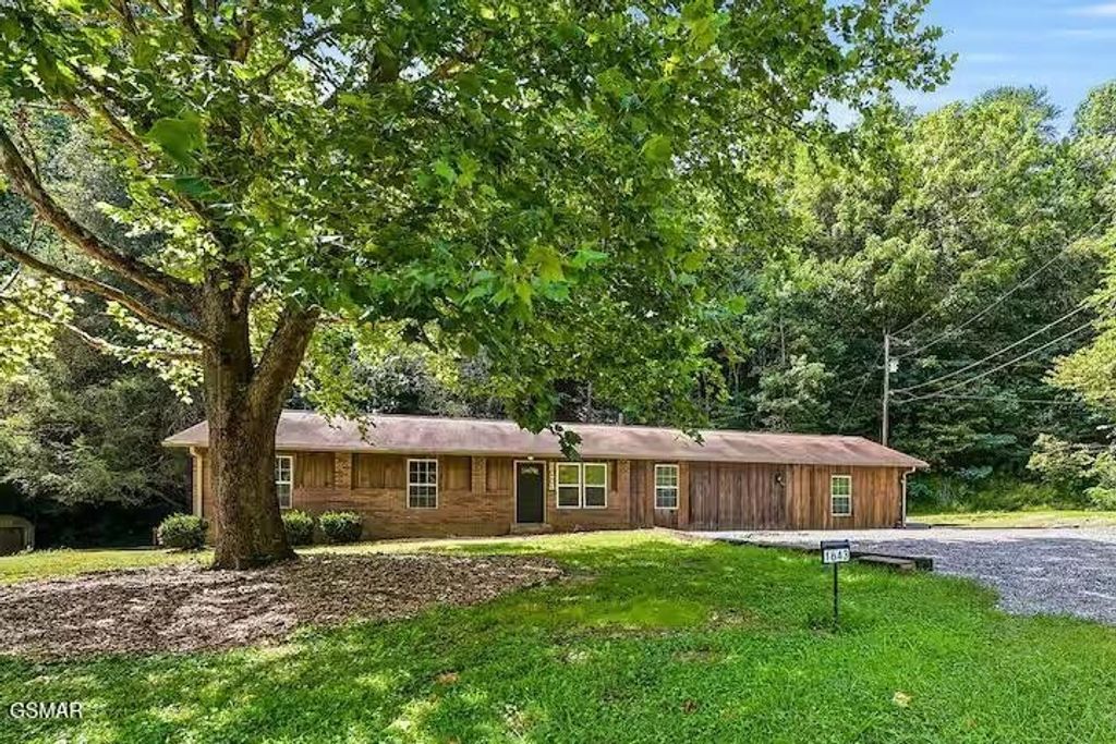 1643 Arron Way, Sevierville