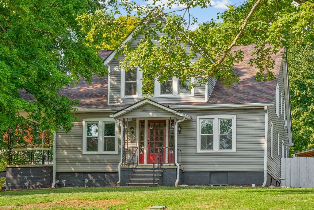 714 E 7th St, Hopkinsville