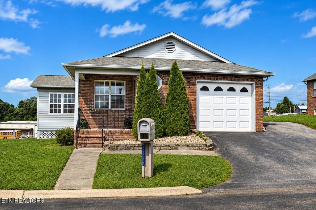 2365 Governors Court, Maryville