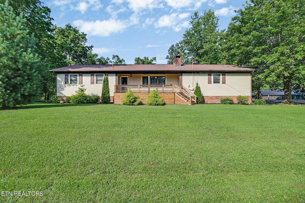 1019 Greenwood Drive, Jamestown