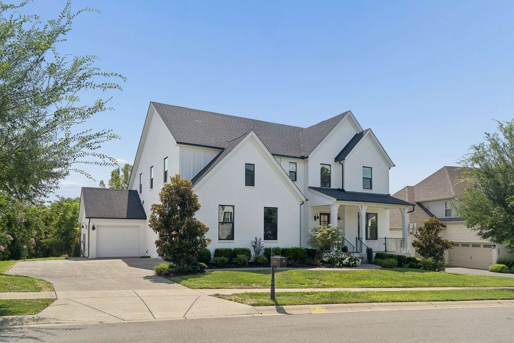 2049 Belsford Dr, Nolensville