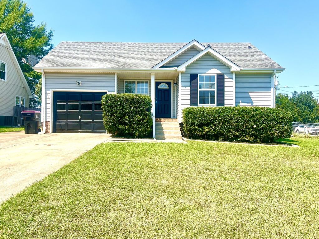 329 Broadmore Dr, Clarksville