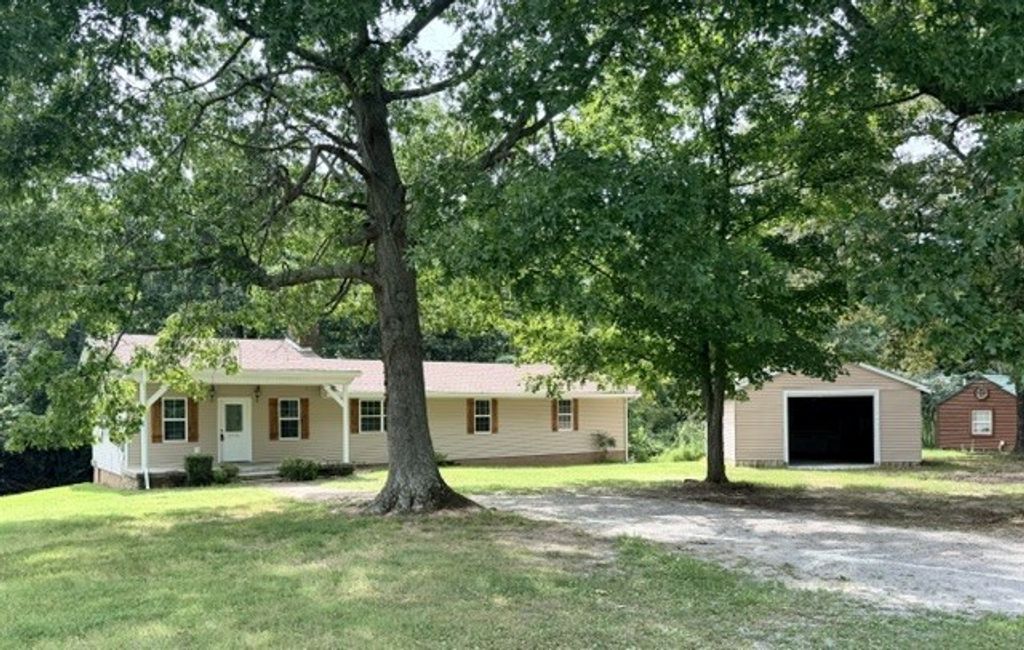 2945 Gospel Of Peace Rd, Hopkinsville