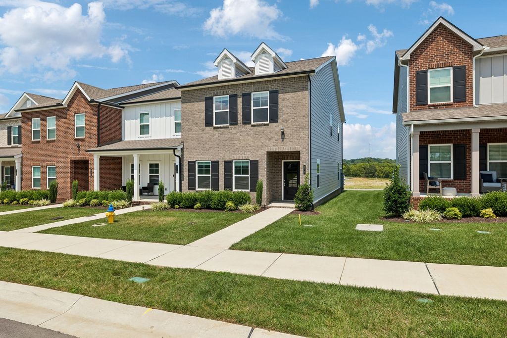 977 Nance Ln, Lebanon
