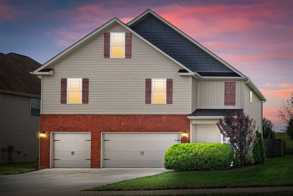3512 Spring House Trl, Clarksville