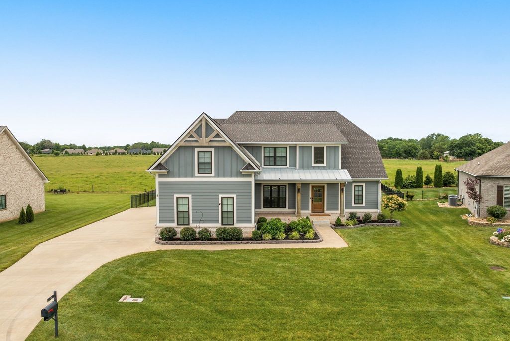 420 Sheas Way, Clarksville
