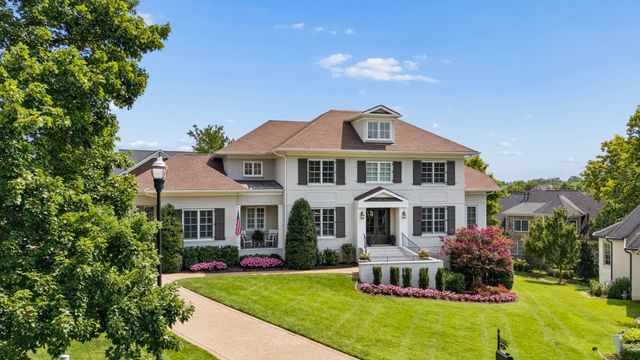 9 Winged Foot Pl, Brentwood