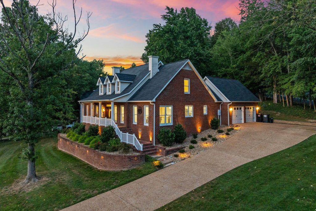 1566 N Plantation Dr, Cookeville