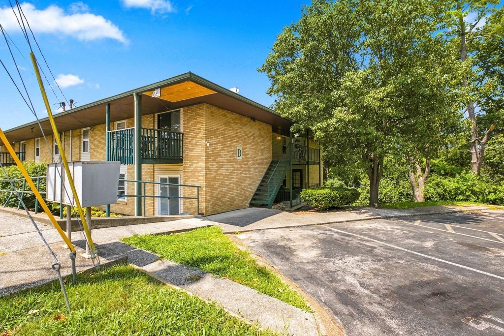 555 N Dupont Ave D93, Madison