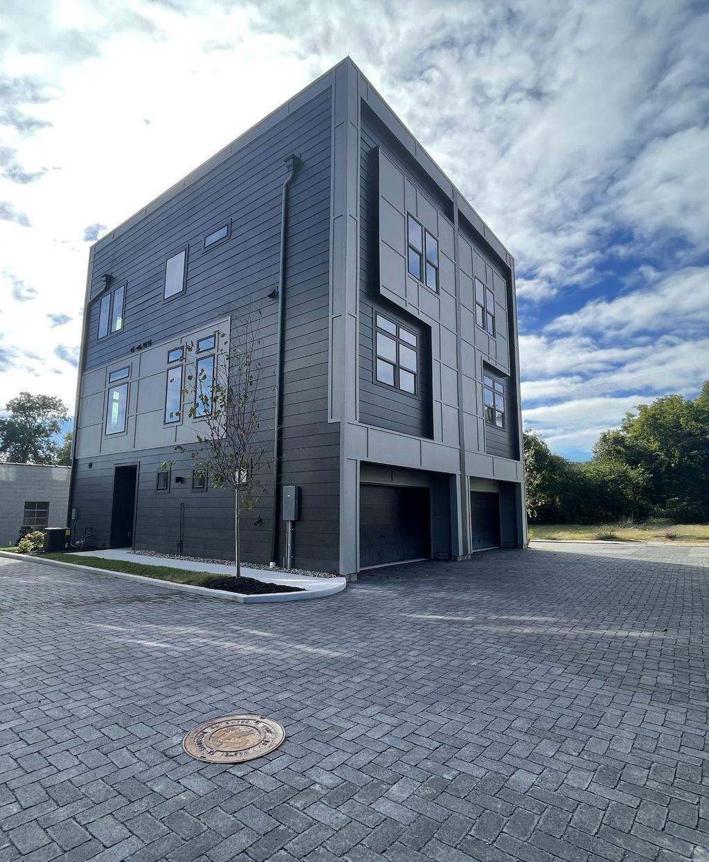 107 E 9th St D7, Columbia