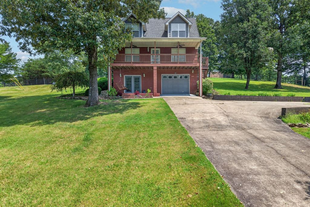 254 Sherwood Forest Rd, Livingston