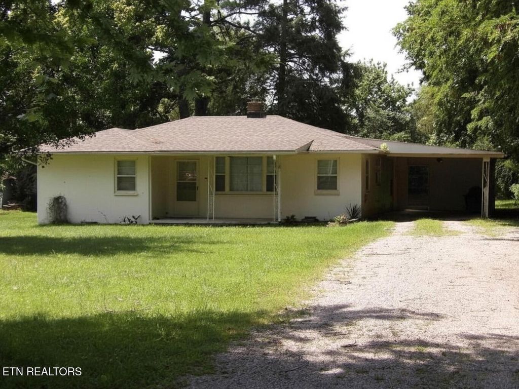 525 Woodlawn Rd, Crossville