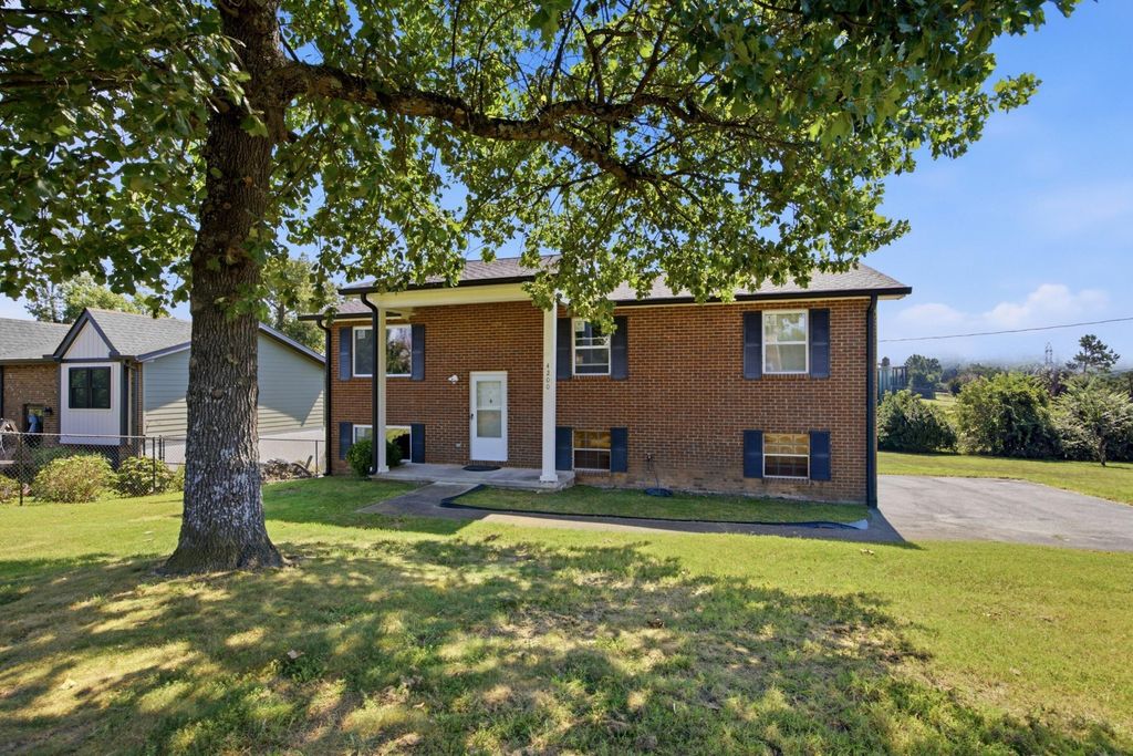4200 Shady Oak Drive, Ooltewah