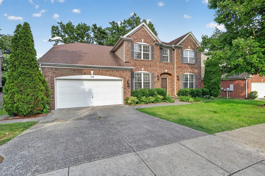 714 Crestmark Dr, Mount Juliet