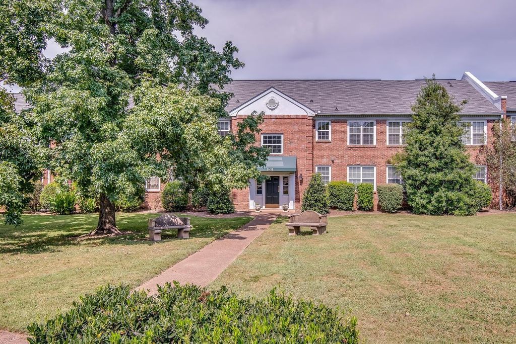 1112 Clifton Ln 10, Nashville