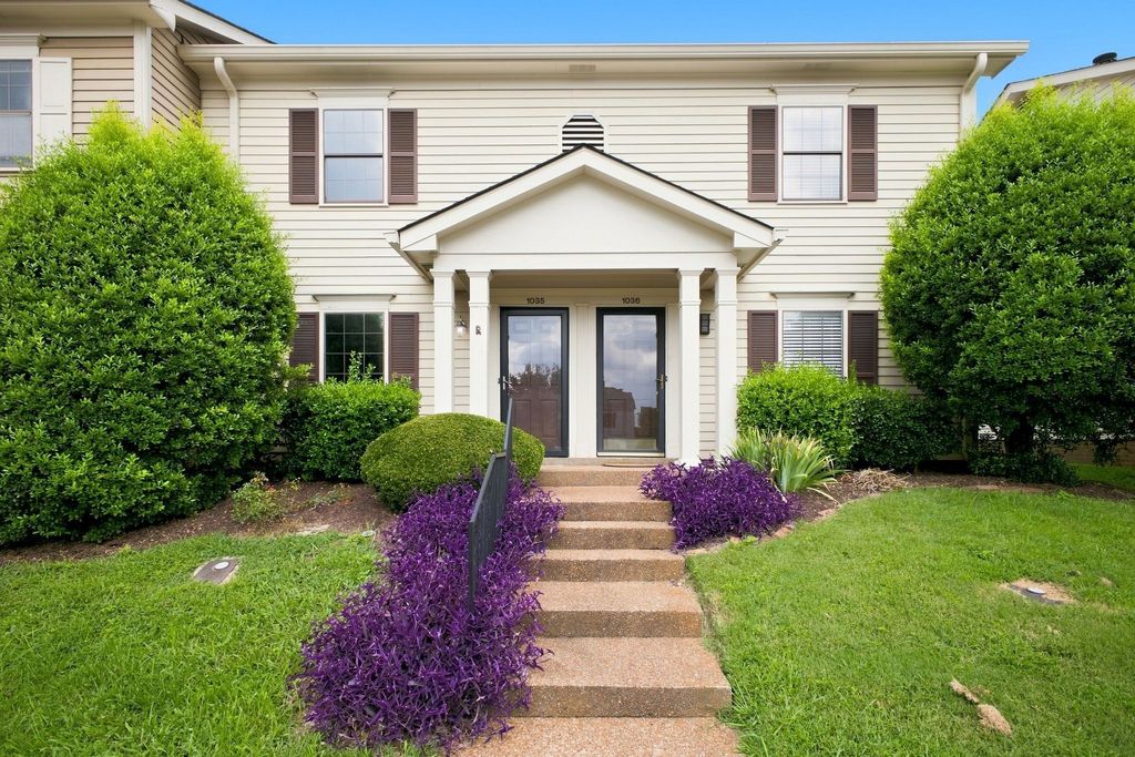 1035 Brentwood Pt, Brentwood