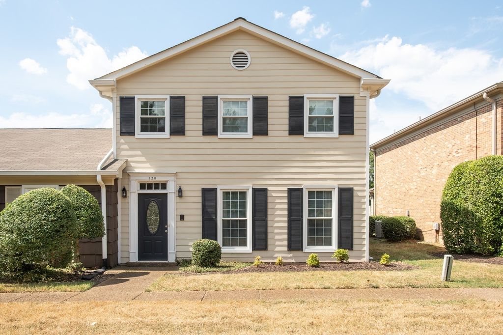 128 Boxwood Dr, Franklin