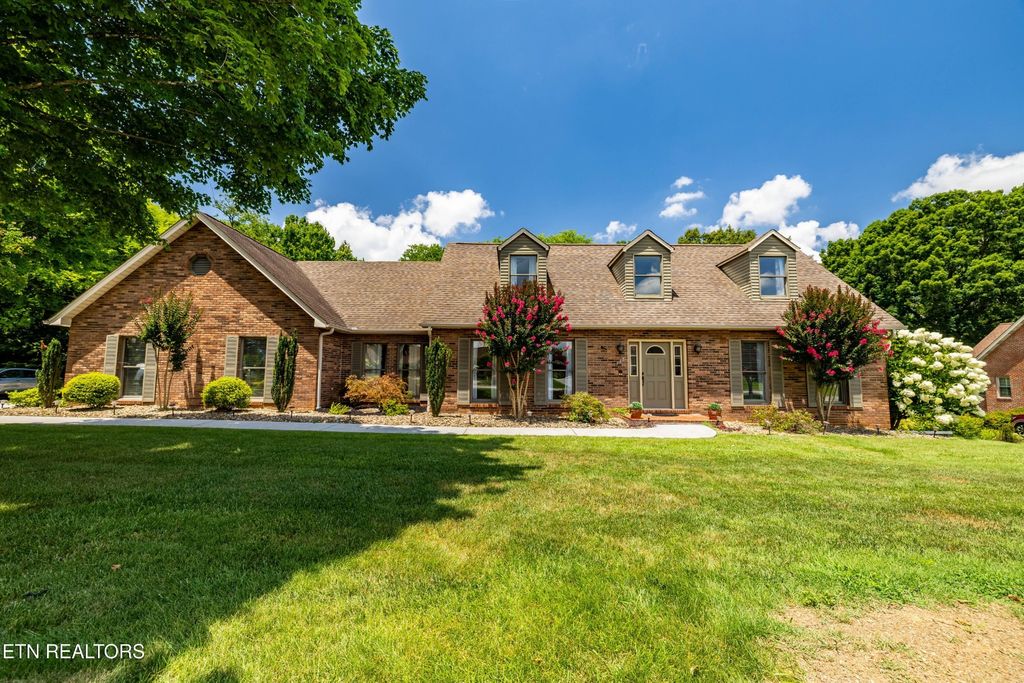 135 N Panoscenic Drive, Maryville