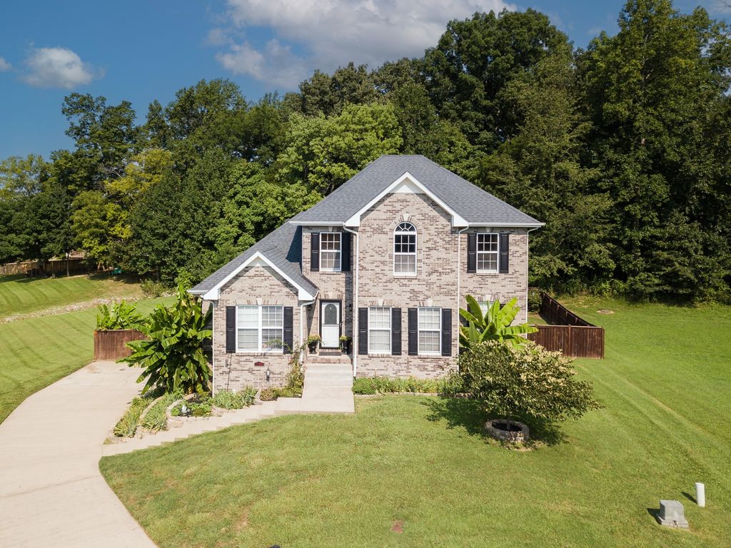 736 Forrest Cove Ct, Clarksville