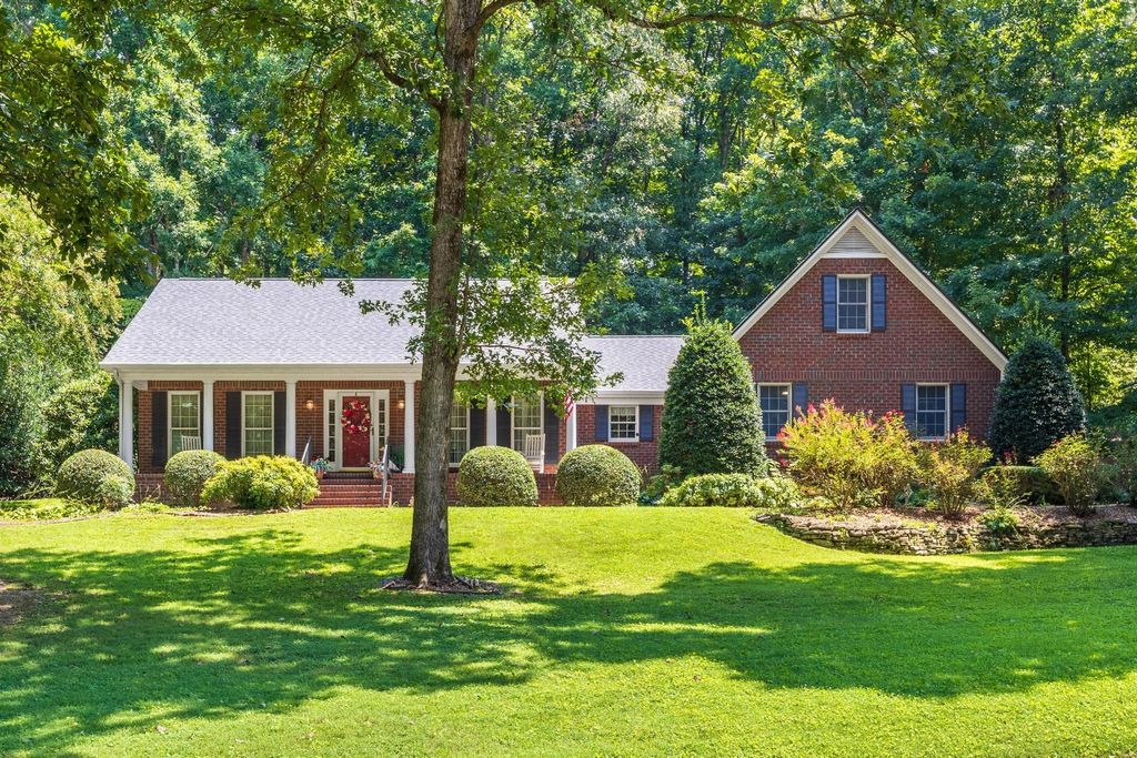 353 Hidden Oaks Trail Ne, Cleveland