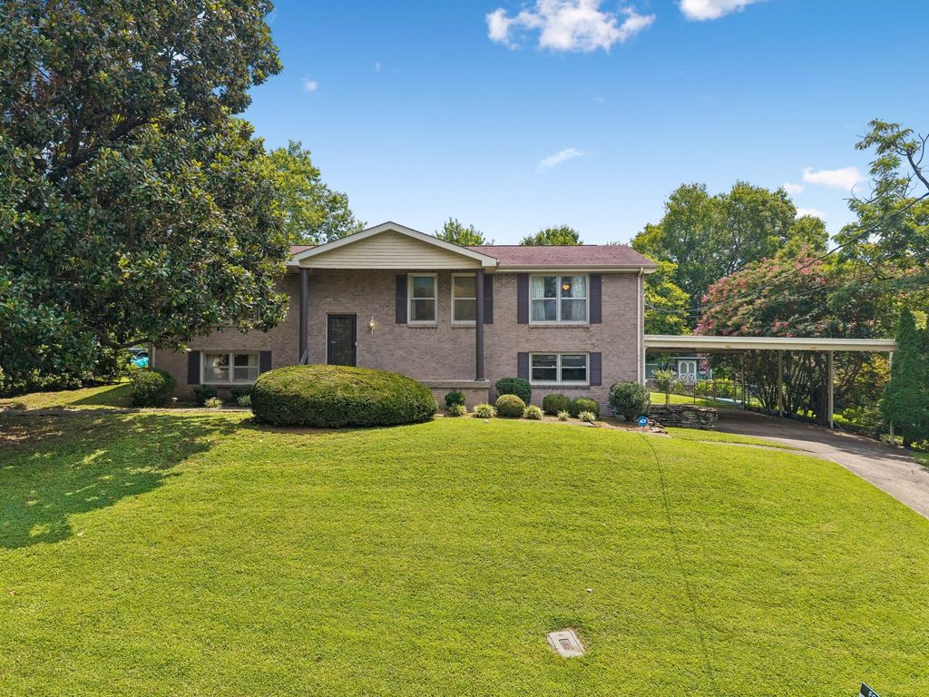 605 Frankfort Dr, Hermitage