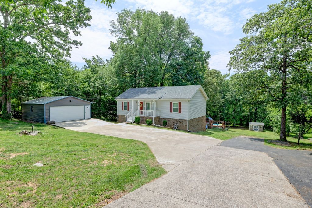 245 Gip Manning Rd, Clarksville