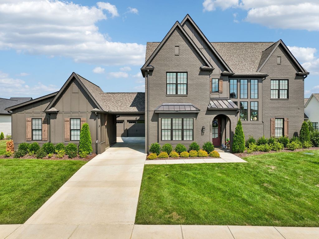 7536 Southwell Dr, College Grove