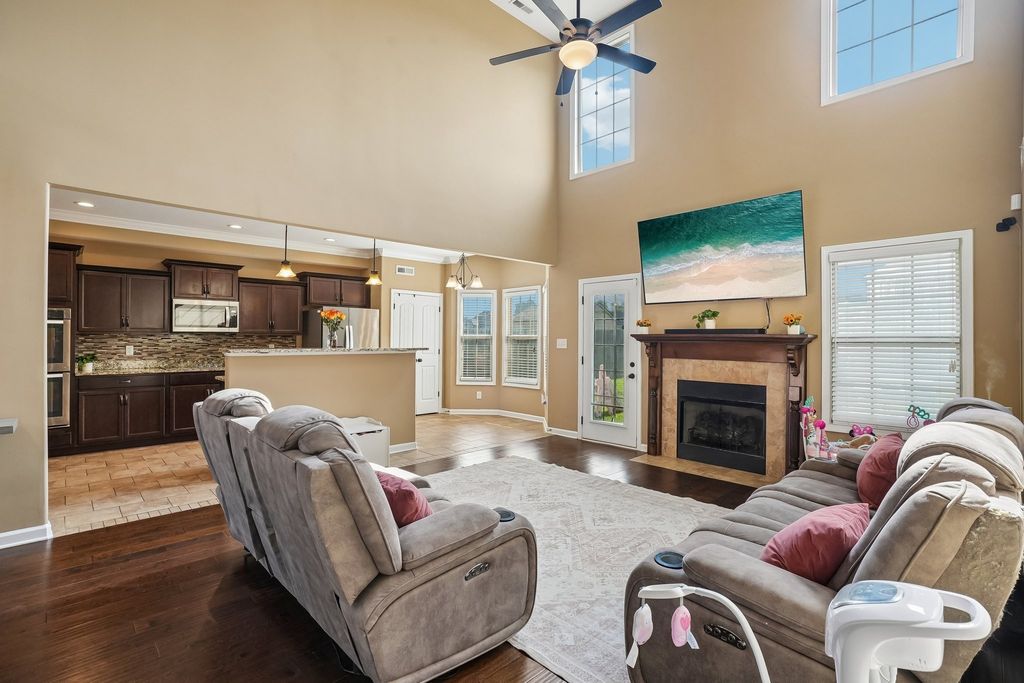 1249 Winterset Dr, Clarksville
