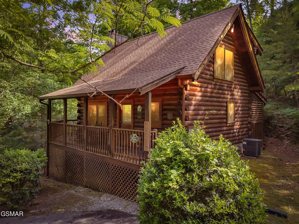 709 Gray Hawk Way, Pigeon Forge