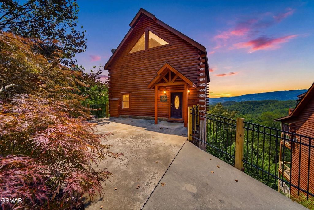 914 Black Bear Cub Way, Sevierville