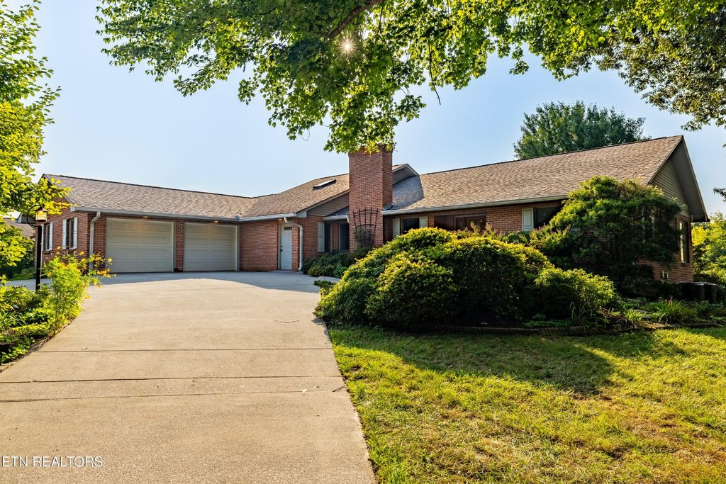 128 N Panoscenic Drive, Maryville