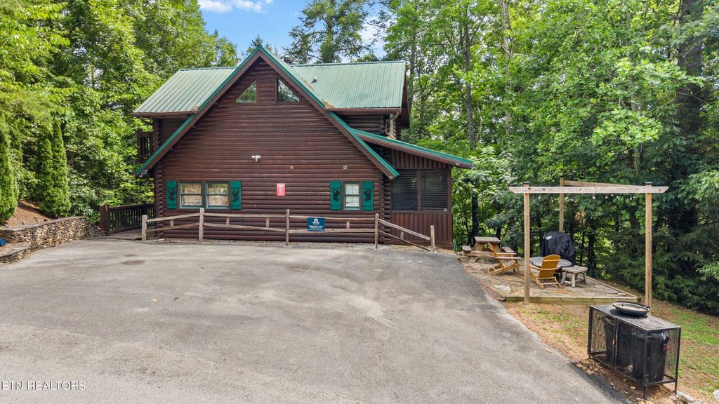 2810 Ridge Creek Circle, Sevierville