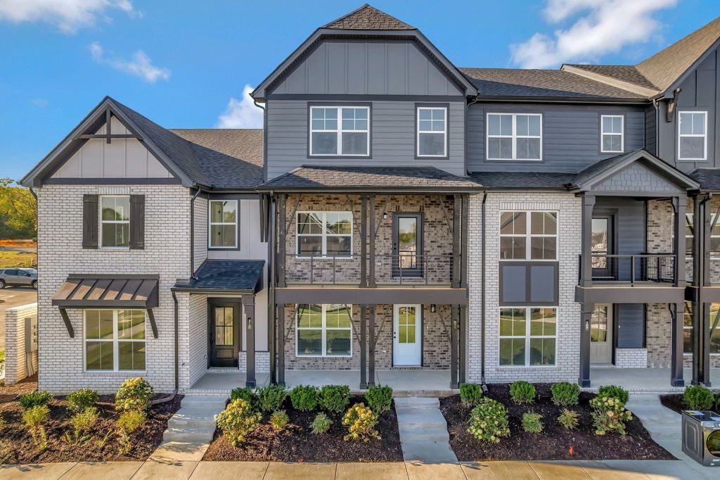606 Granbury Pvt Drive, Hendersonville
