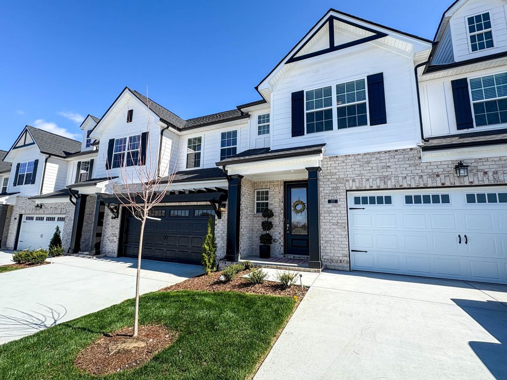 237 Glencrest Drive, Hendersonville
