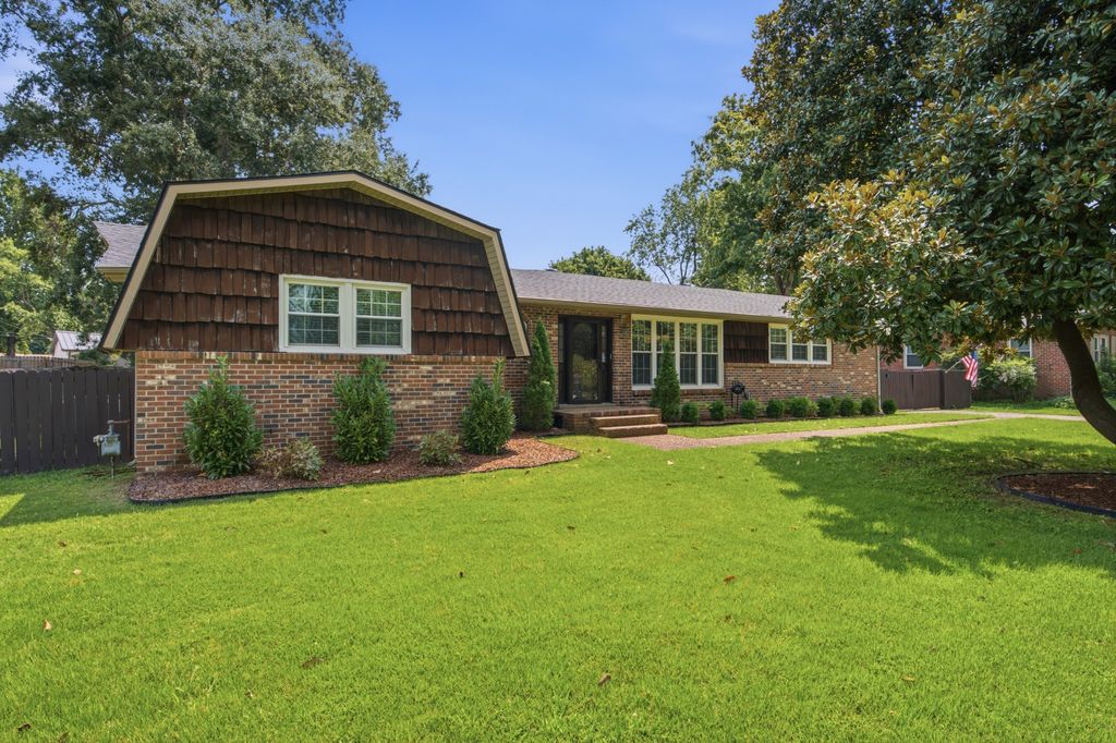 826 Rebel Cir, Franklin