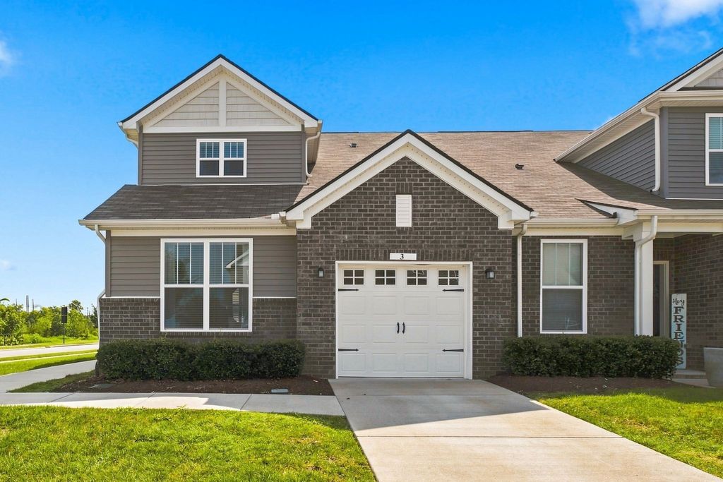 3 Torrey Pines Ln, Lebanon