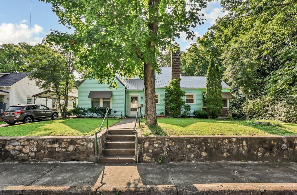 411 S 11th St, Clarksville