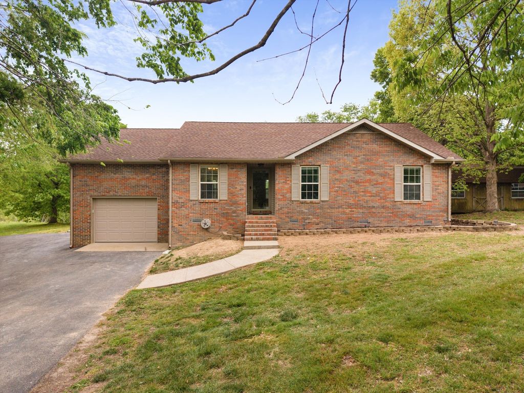 78 Angela Ln, Westmoreland
