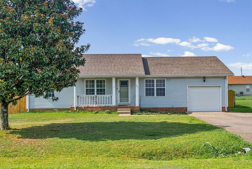 1051 Mcclardy Rd, Clarksville