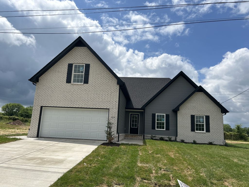 120 Hidden Circle, Shelbyville