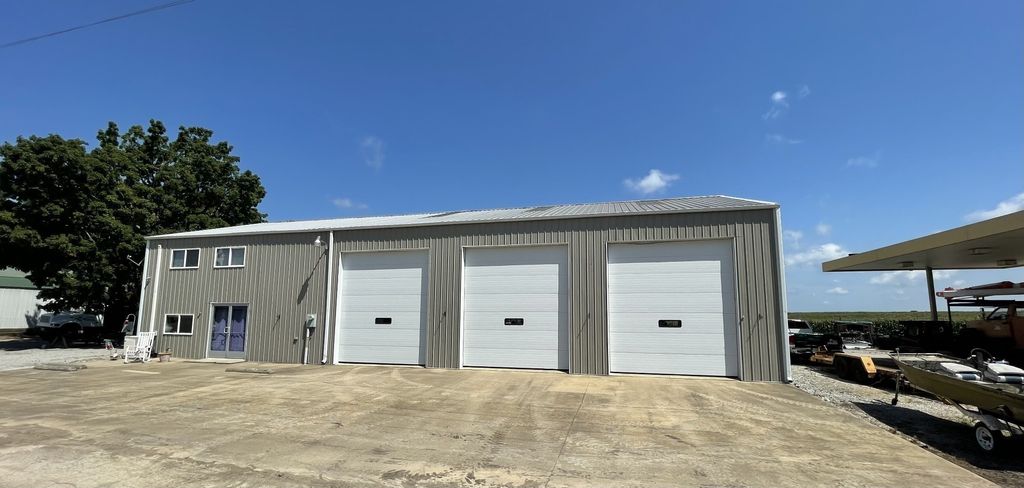 519 Turnpike Rd, Lawrenceburg
