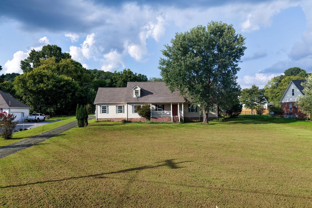 217 Amanda Dr, Bell Buckle