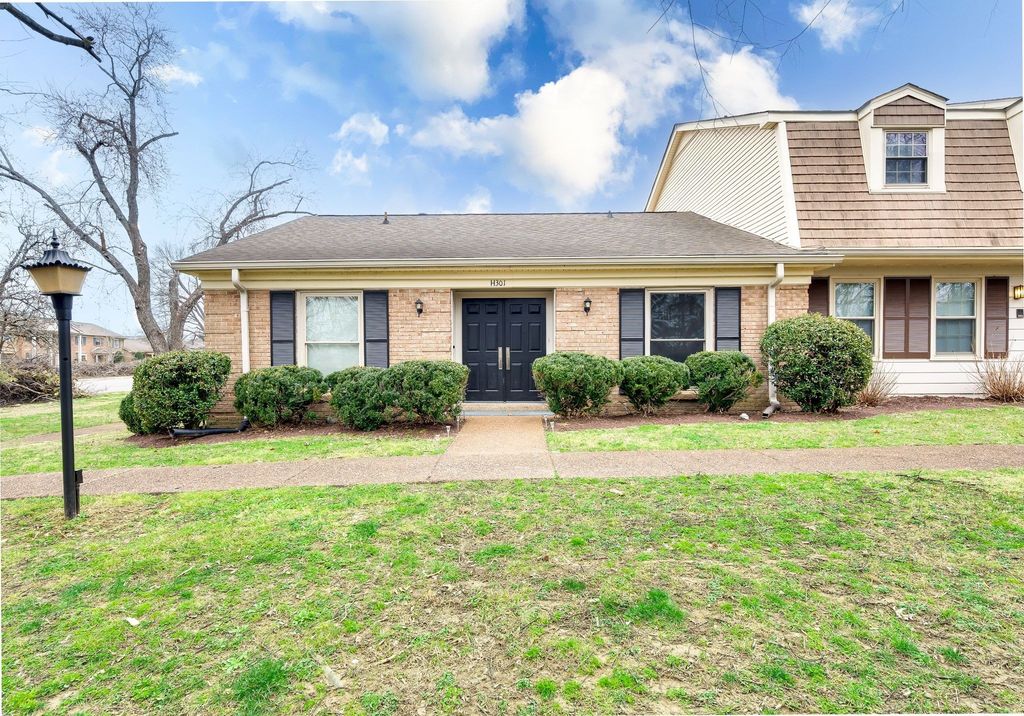 8300 Sawyer Brown Rd H301, Nashville