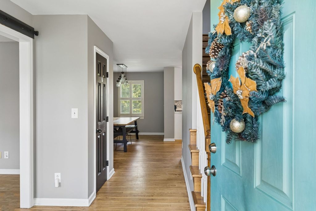 240 Crestview Dr, Lewisburg