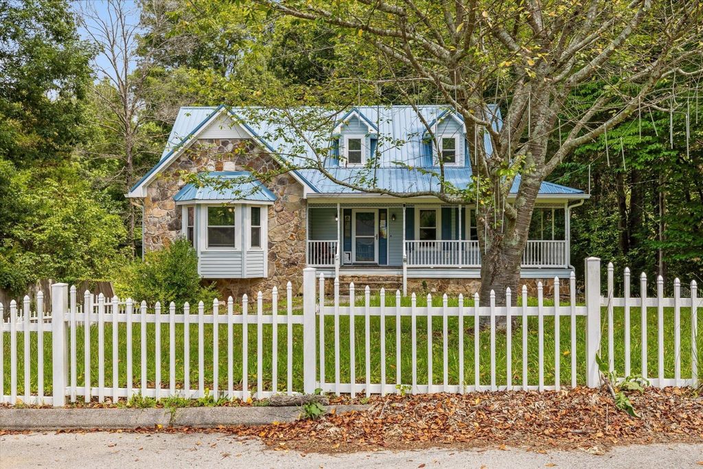 120 Nw Buckeye Lane Nw, Cleveland
