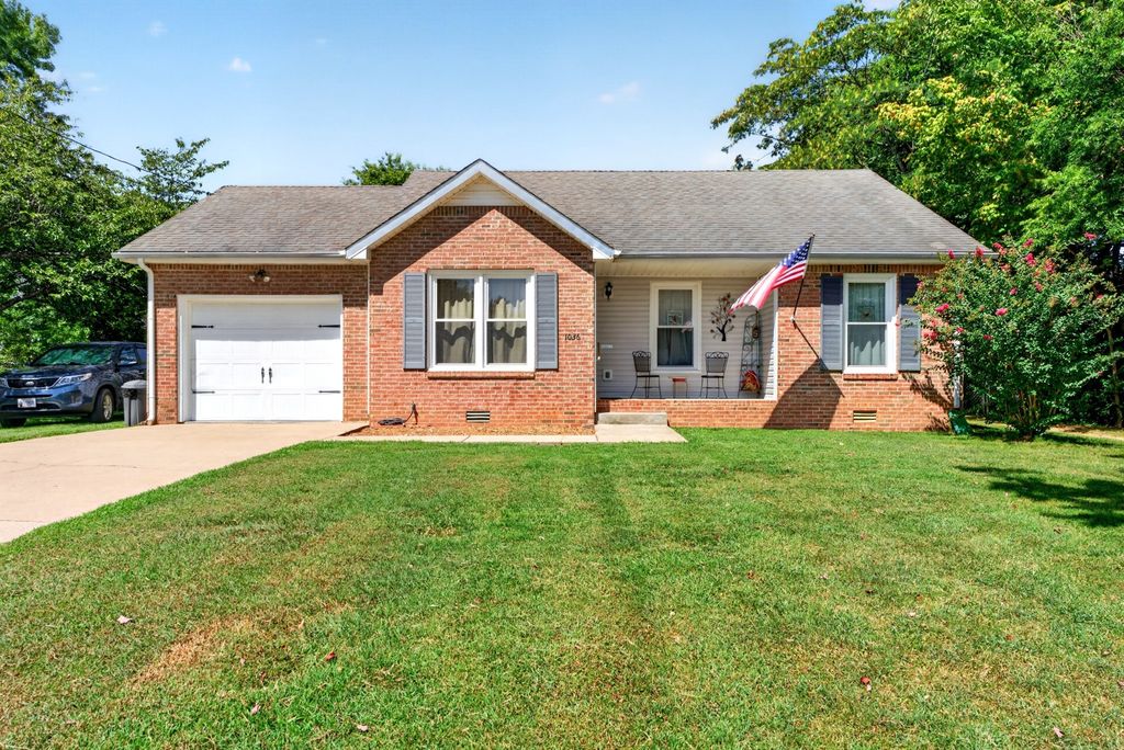 1036 Angela Dr, Clarksville